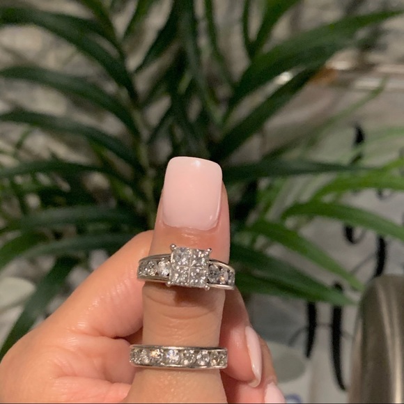 Jewelry - SOLD ✨Diamond 2 piece set